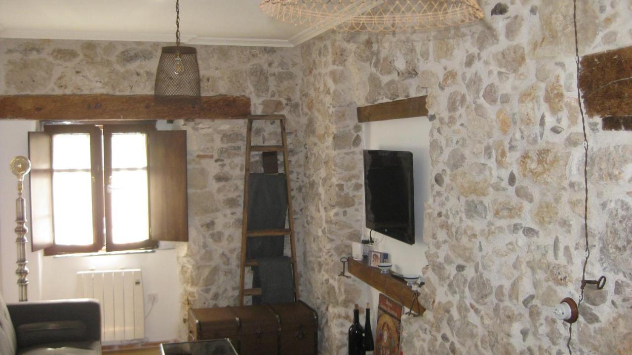 Alojamiento De Piedra Con Encanto Burgo Kültér fotó
